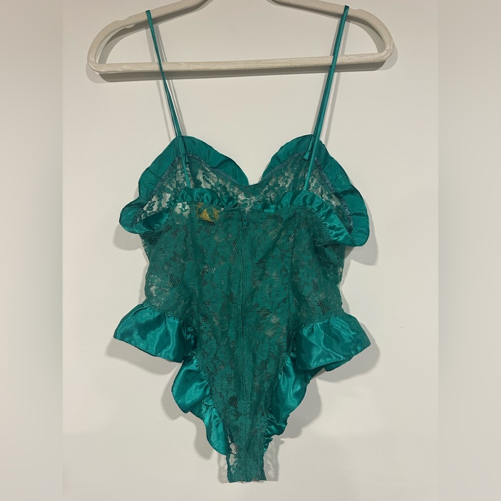 Vintage Victorias Secret Gold Label Green Lace Satin Ruffle Teddy Bodysuit M - Picture 2 of 3